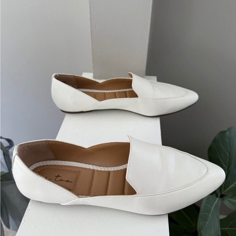 White Women's 9.5 Ariana Me Too Loafers Flats